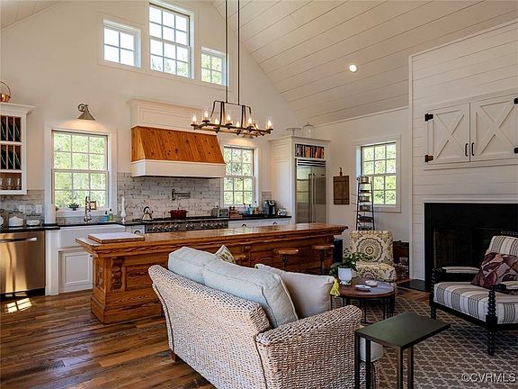 5th image of 435 & 723 Larkins Mill Ln