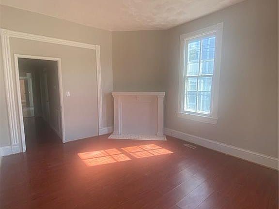 5th image of 269 Elm Ave APT A