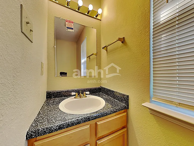 2162 Providence Dr — Photo 9