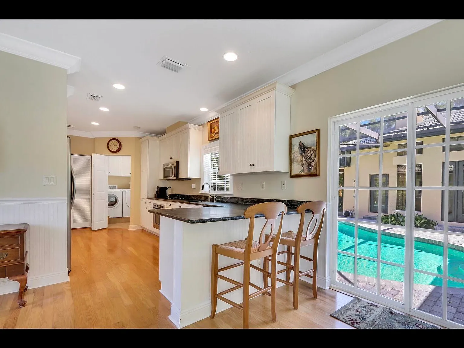 1 bed, 1.0 bath, 945 sqft, $2,500 — Photo 3