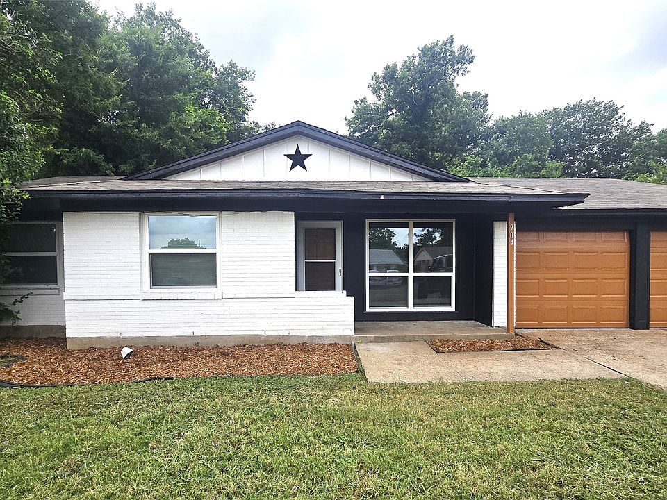 1st image of 904 Deerwood Dr