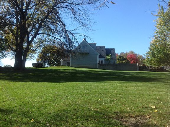 3rd image of 15919 Overbrook Lane