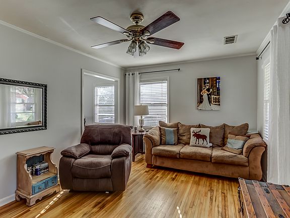 4th image of 4921 Marianne Ln