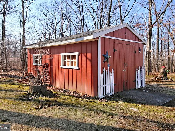 4th image of 68 Eisenhauer Rd