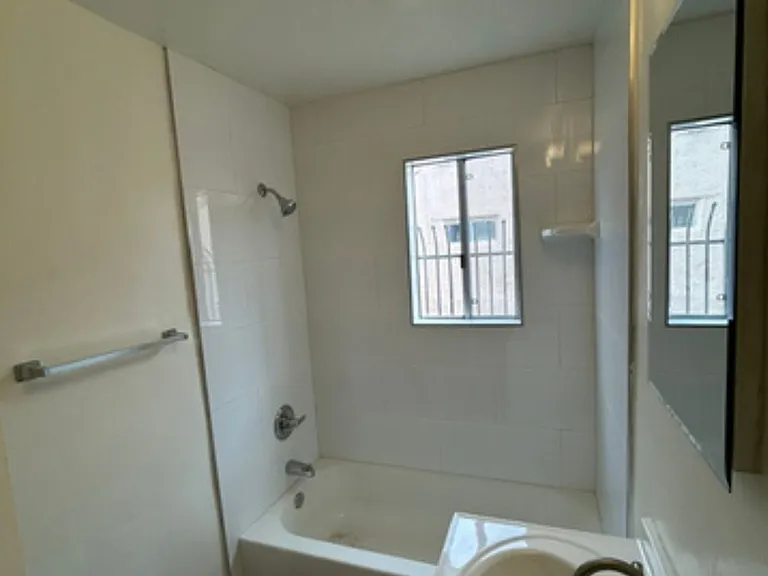 8922 Evergreen Ave #A — Photo 12