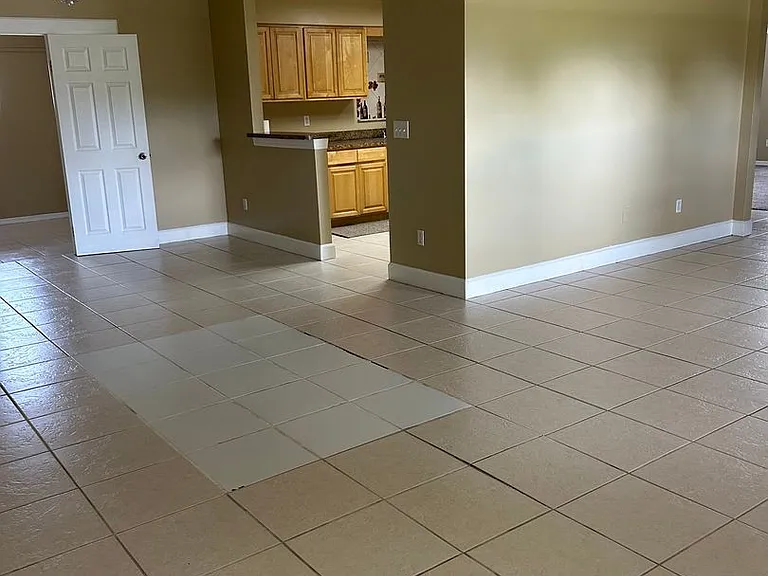 2949 N Covington Dr — Photo 8