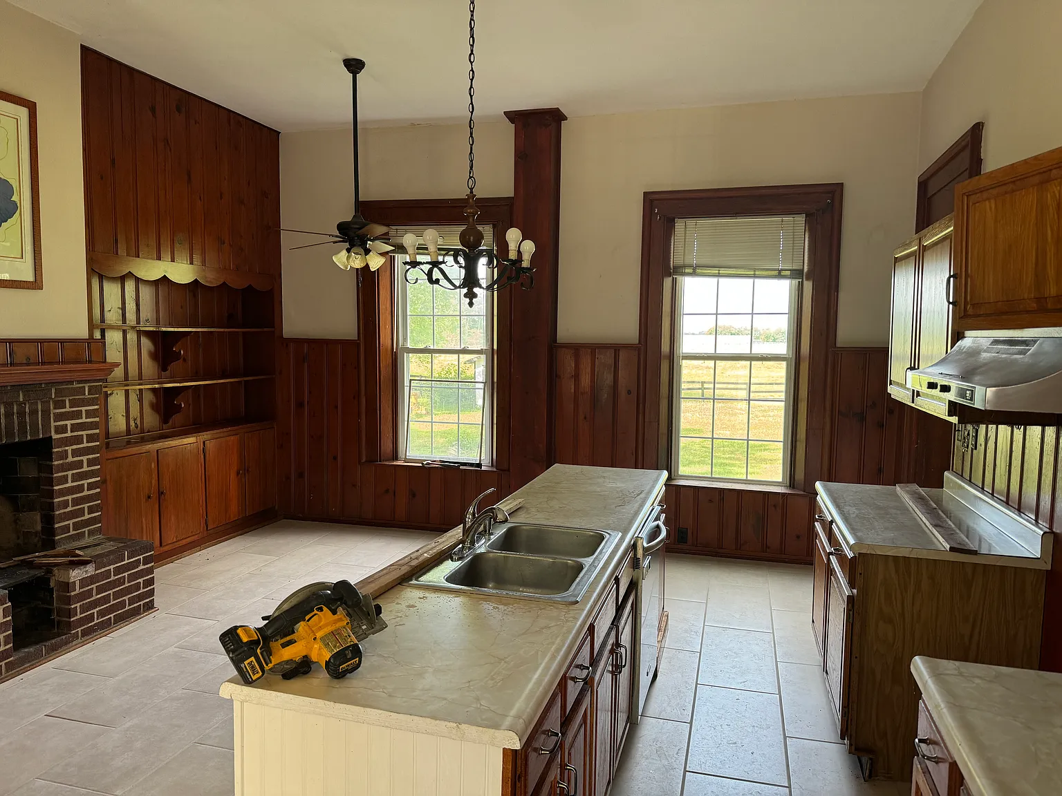 4 bed, 1863 sqft, $2,765 — Photo 3