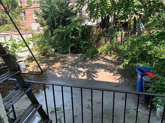 Rented by Delmark Realty LLC | media 4