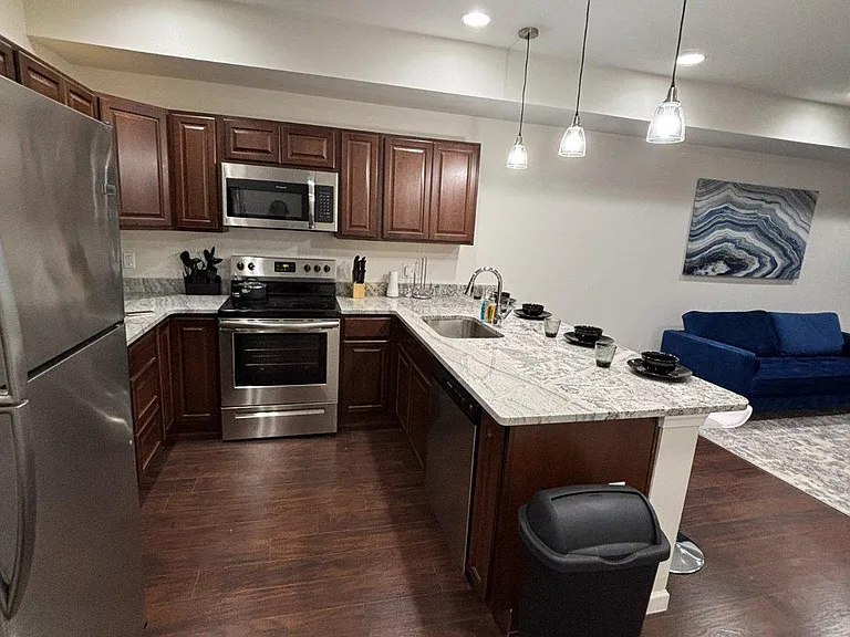 6005 Eads St NE — Photo 11