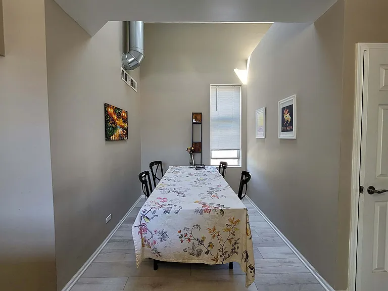 2246 W Belden Ave — Photo 29