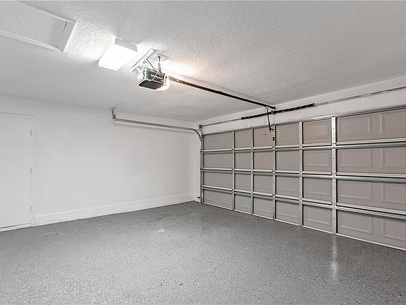 5th image of 1085 Lyric Dr