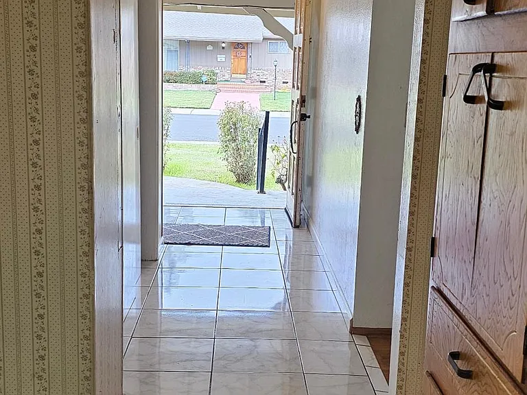 7722 Woodside Dr — Photo 5