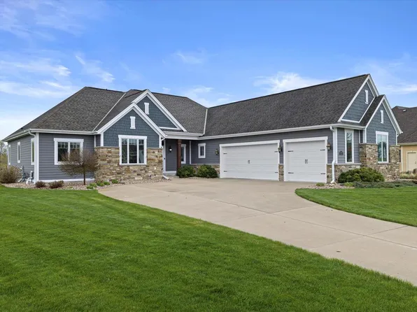 W246N2028 Still River DRIVE, Pewaukee, WI 53072