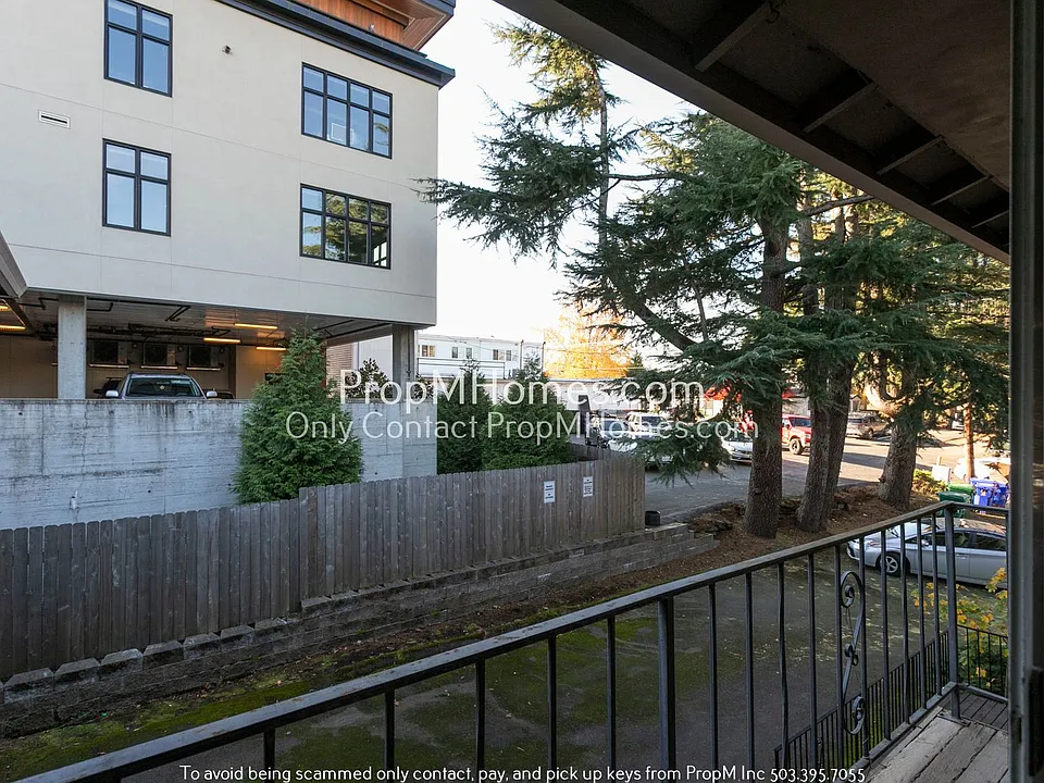 7640 SW 34th Ave #3