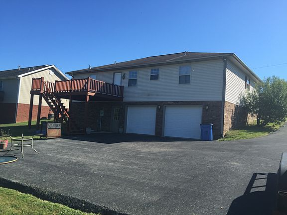 3rd image of 128 Village Cir