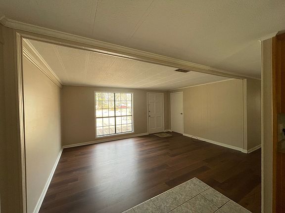 2nd image of 693 Bluebird Dr SE