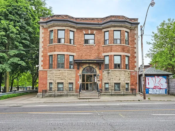 333 Harbord St #201, Toronto, ON M6G 1H3