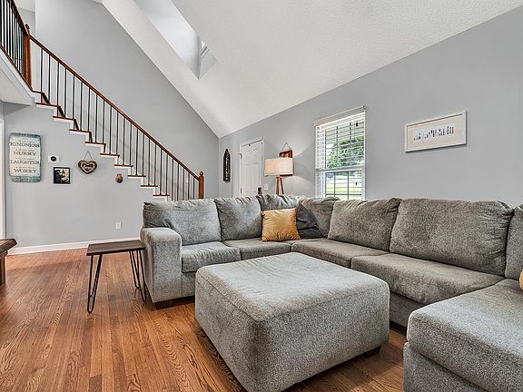 2nd image of 6603 Harvestview Ln