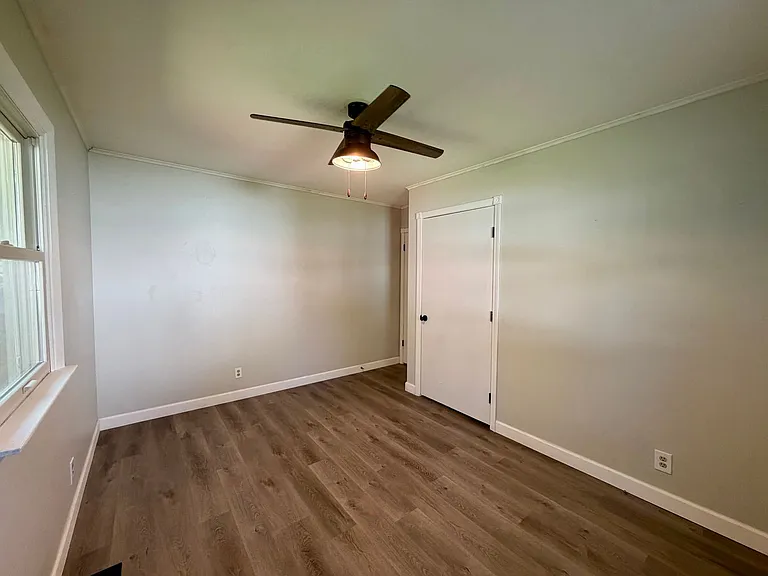 729 W North Ln — Photo 12