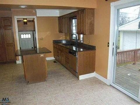 5th image of 29245 Hillview St