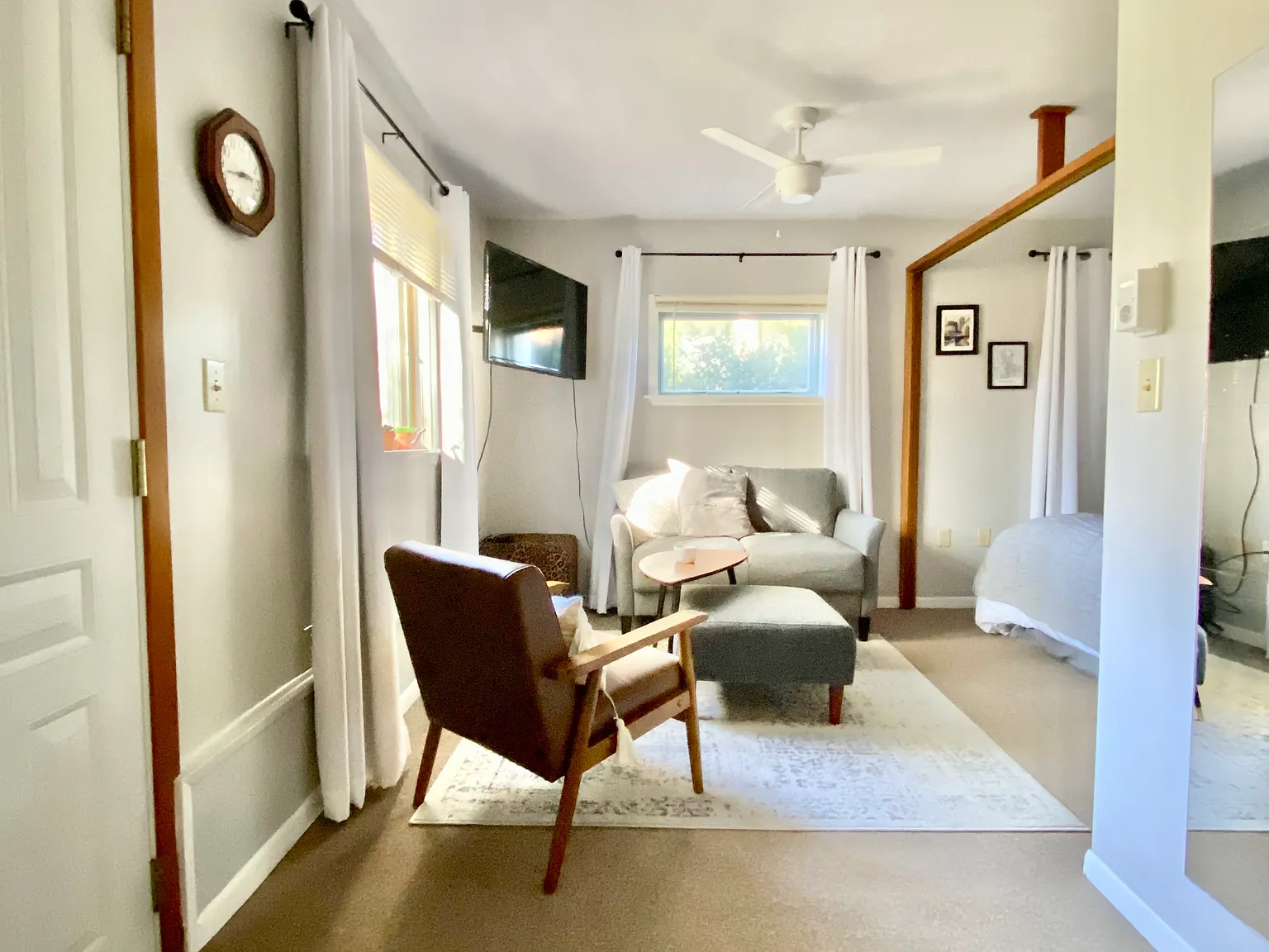 Studio, 450 sqft, $1,250 — Photo 2