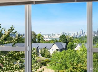 2942 SW Raymond St #701, Seattle, WA 98126