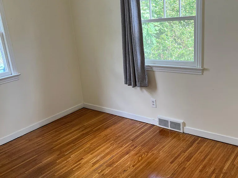 76 Westview Ter — Photo 9
