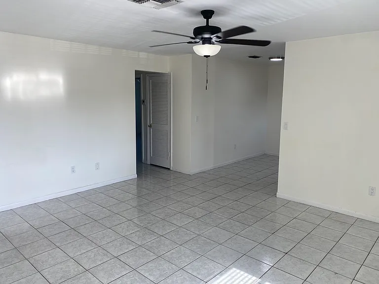 Ceiling fans in living room and both bedrooms!