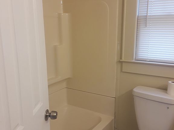 5th image of 921 Baeck St