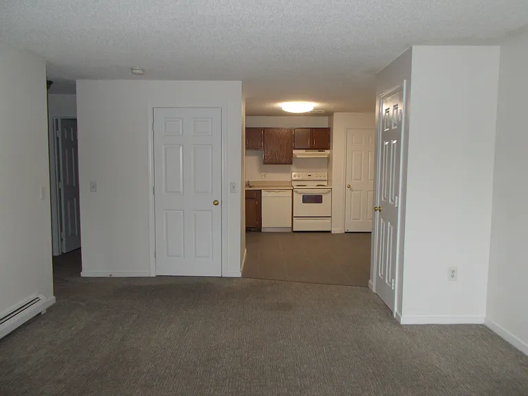 12 Saint James Pl #609 — Photo 3