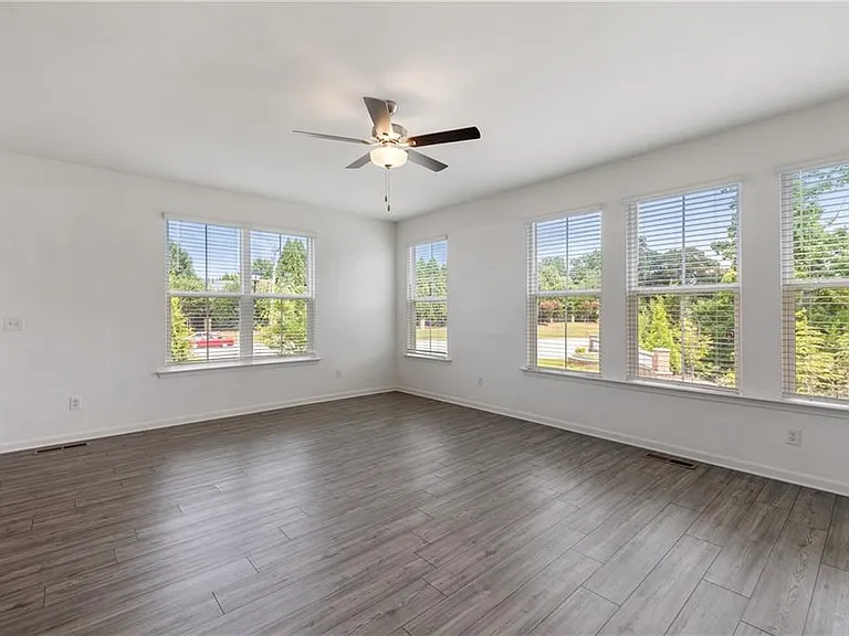 307 Danville Ave — Photo 14