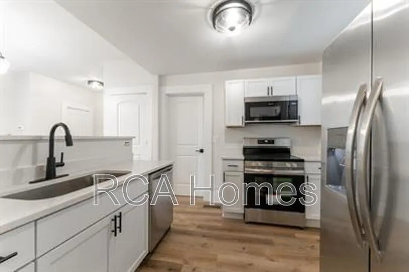 2 bed, 2.0 bath, 1000 sqft, $1,900 — Photo 3