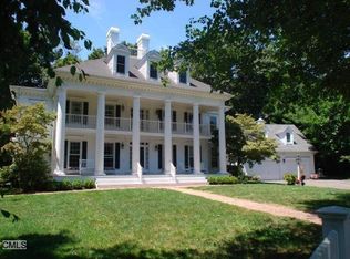 300 Old Coach Ln, Stratford, CT 06614