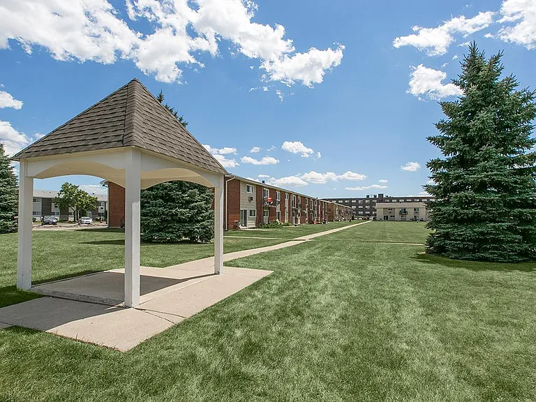 Park Colony — Photo 41