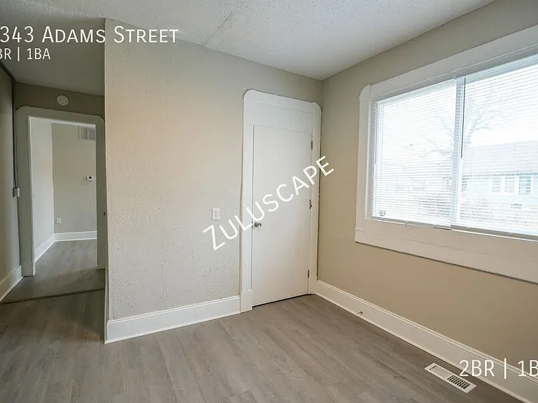 2343 Adams St — Photo 8