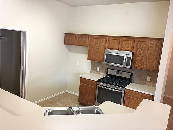 4th image of 9832 Hedge Bell Dr