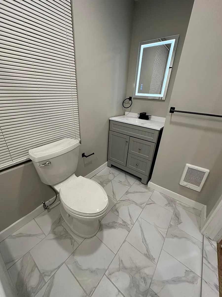 Building Photo - 4250 Lancaster Ave #2