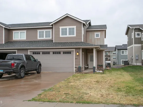 2803 28th St W, Williston, ND 58801