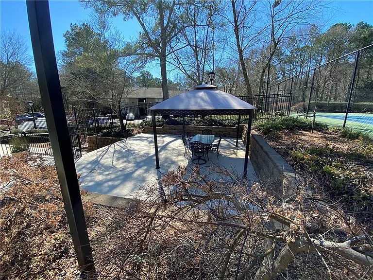 610 River Mill Cir #610 — Photo 5