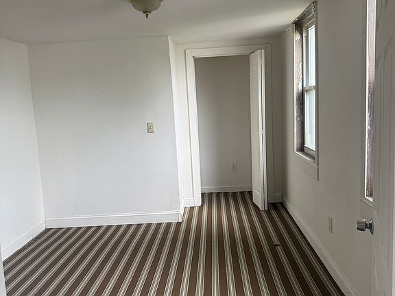 3rd image of 875 1/2 Main St #1