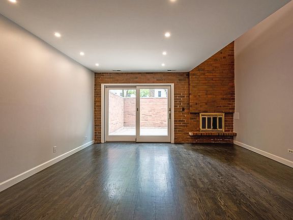 1st floor living room