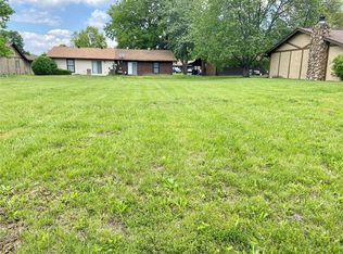 117 Chase Park Dr, Belleville, IL 62226