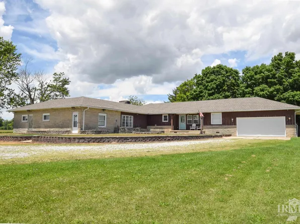 10082 E State St #28/67, Albany, IN 47320