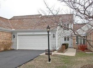 1332 Shire Cir #17, Inverness, IL 60067