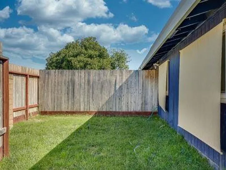 4901 Travertine Cir — Photo 13