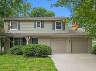 1409 E Salem Ln, Olathe, KS 66062