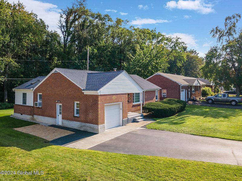 2nd image of 45 Parkwood Drive