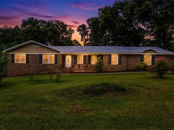 134 Ellen Hand Cir, Cedartown, GA 30125
