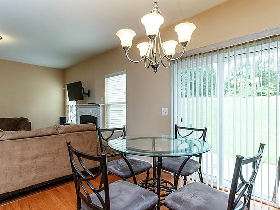 4th image of 113 Golden Meadow Ct