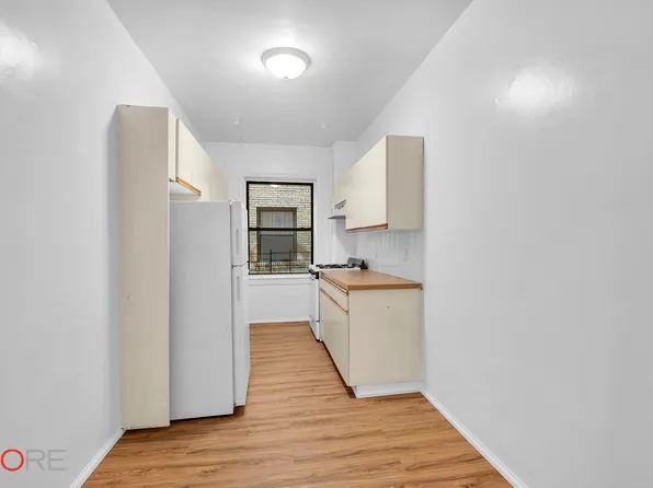 82-16 34th Avenue image 3 of 5